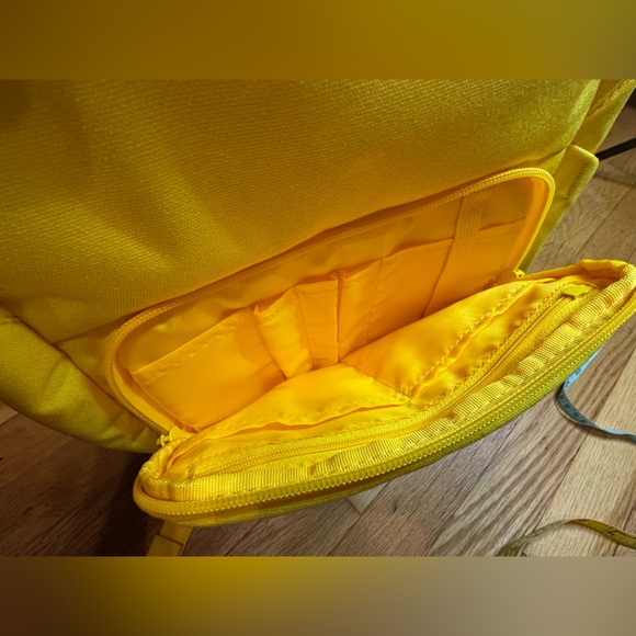 Brevitē yellow Backpack - Picture 7 of 9